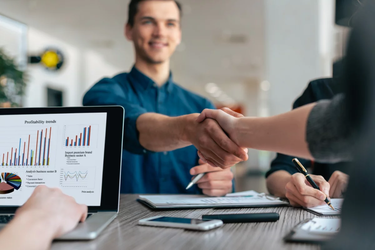 Chciał Tylko kupić wyposażenie domu. Popełnił Błąd, Który Kosztował Go ...