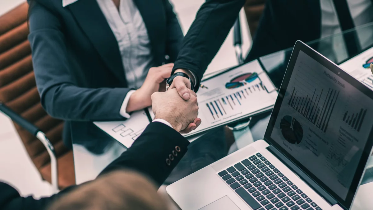 Kosmetyki naturalne: 10 składników, które naprawdę działają i jak je łatwo rozpoznać w etykietach